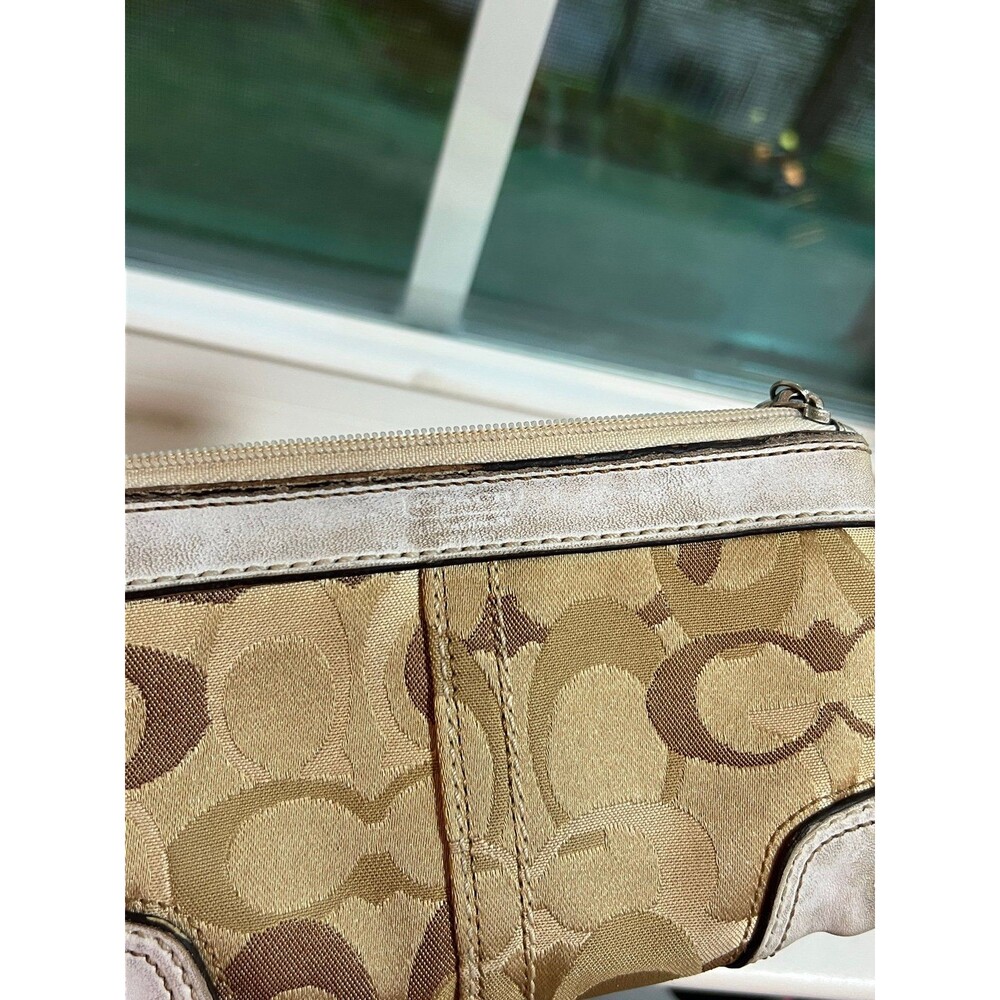 Vintage Coach Y2K Tan and Cream Canvas and Leather Wristlet Wallet - Picture 6 of 10